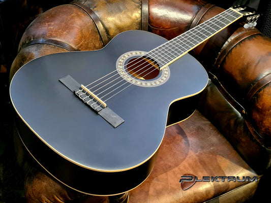 SANT 4/4 spansk guitar i Sort med etui