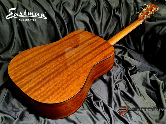 Eastman E2OM-BK Western Guitar