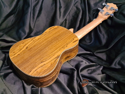Reno RU370 Grand Concert Ukulele