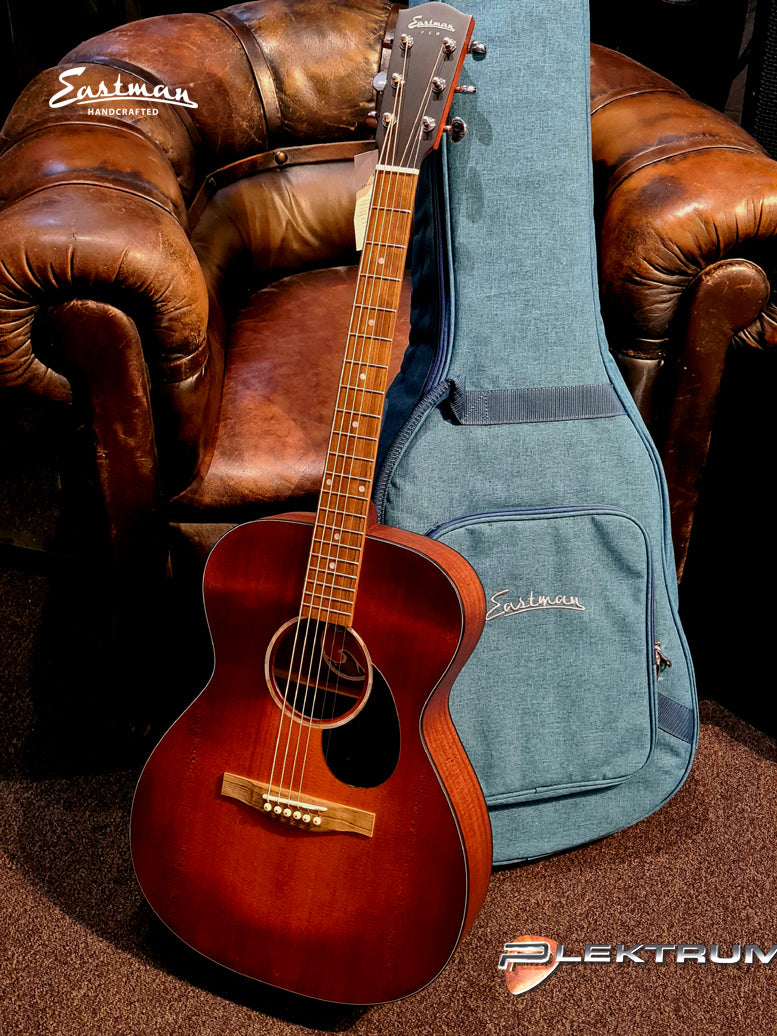Eastman PCH1-OM-CLA Western Guitar