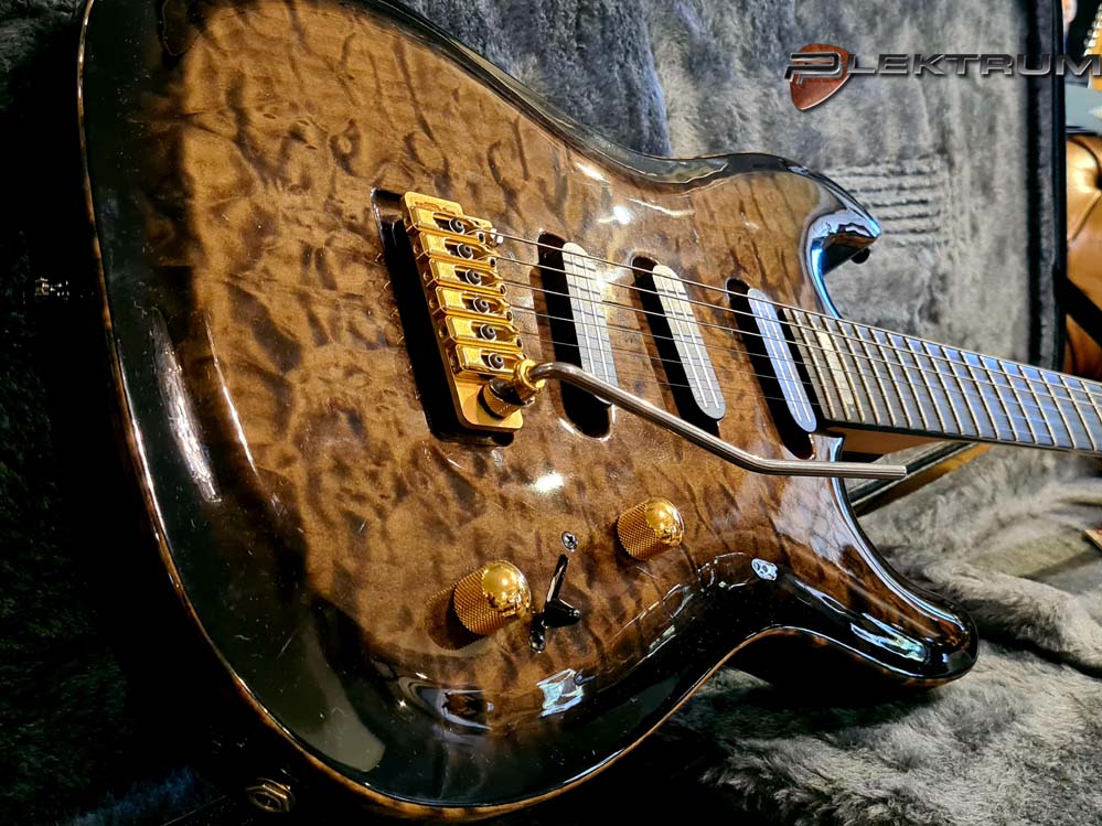GODIN Artisan ST el-guitar