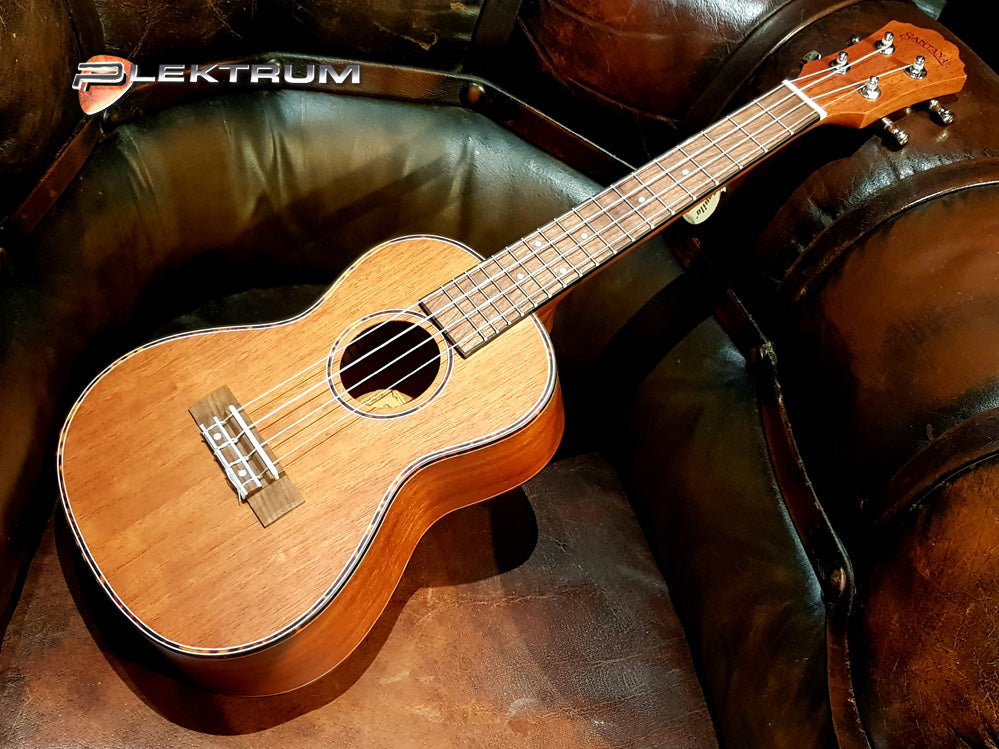 Santana Grand Concert Ukulele U4