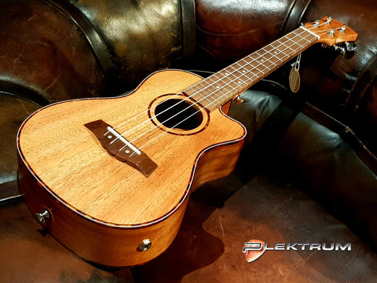 Santana Grand Concert Ukulele U6