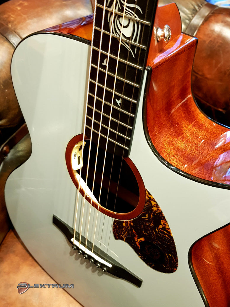 TYMA western guitar med pick-up