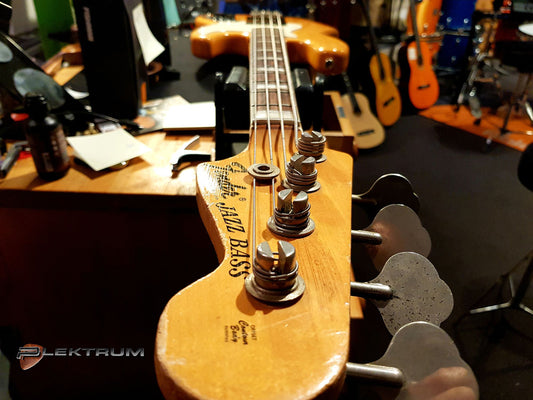Guitar Reparation: Justering af Bas-guitar incl. strenge