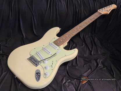 Beaton begynder el-guitar Ol. White