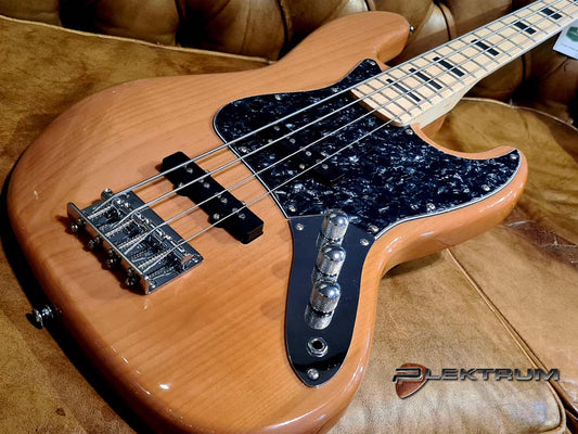 Begynder kvalitets el-bas J-style