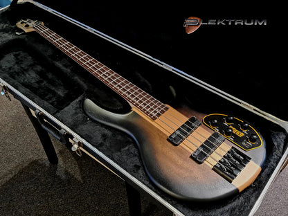 CORT C4+ bas m/ Mark Bass preamp og kasse
