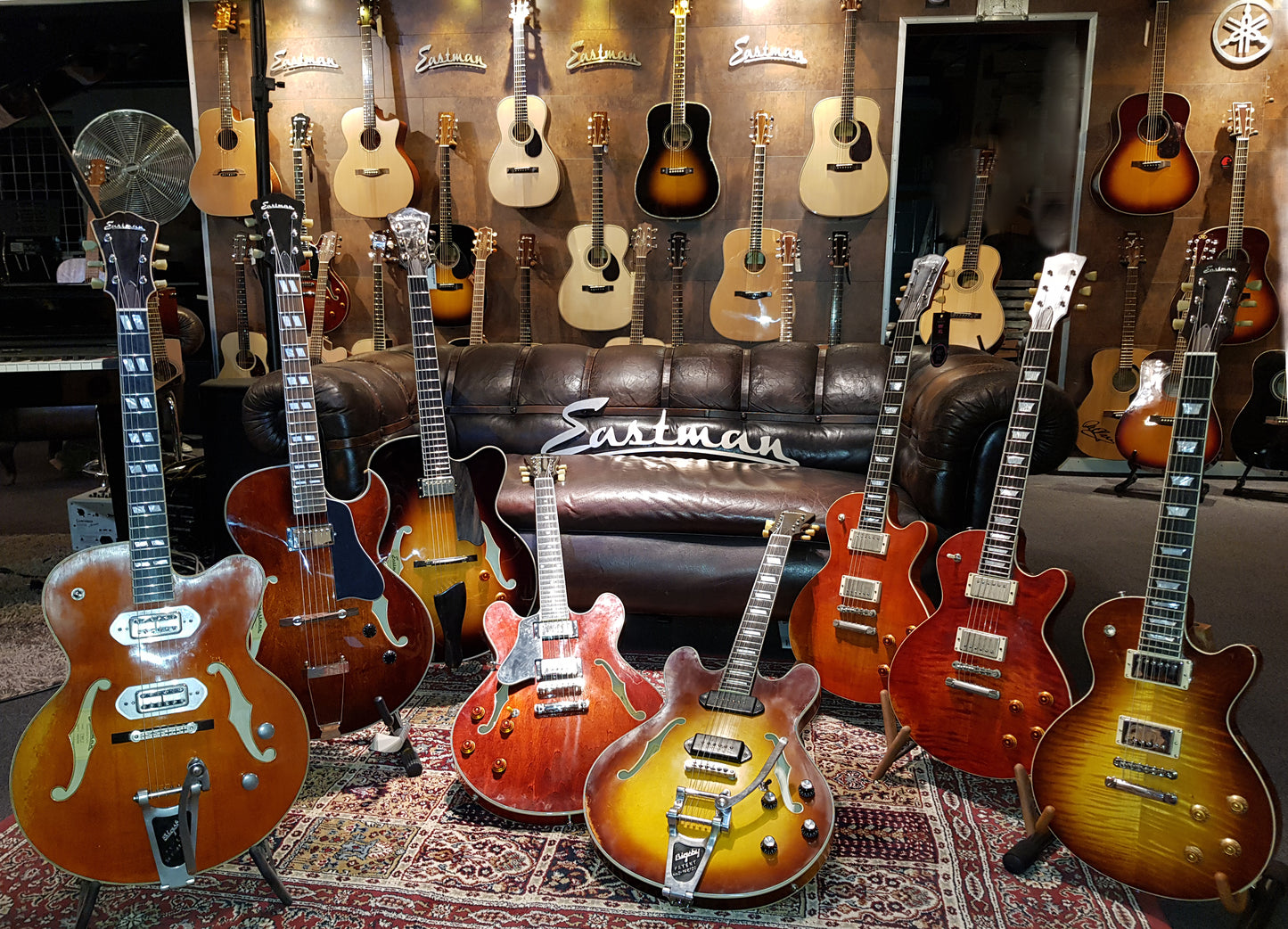 **SOLD** Eastman T59B/v-LTD-BK Custom Made el-guitar