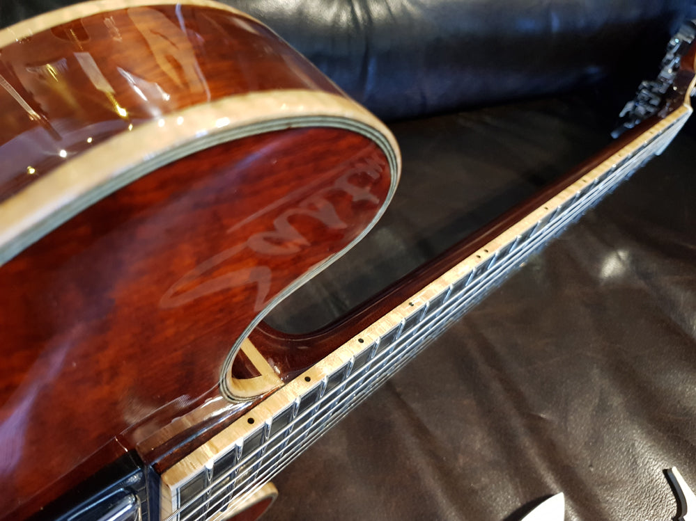 Eastman T184MX-cl Thinline guitar