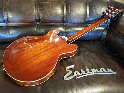 Eastman T184MX-cl Thinline guitar
