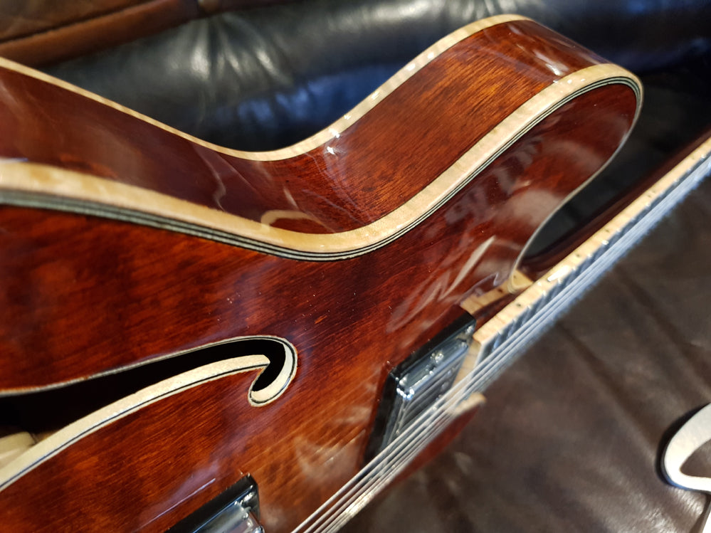 Eastman T184MX-cl Thinline guitar