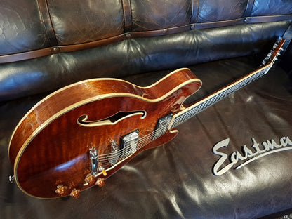 Eastman T184MX-cl Thinline guitar
