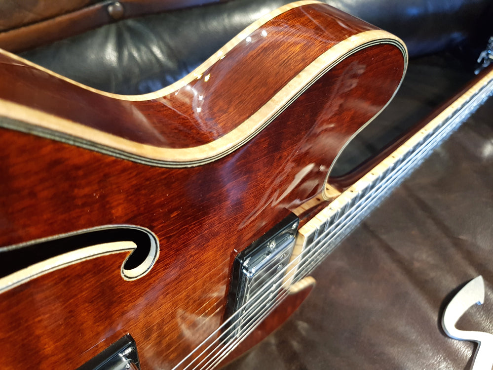 Eastman T184MX-cl Thinline guitar
