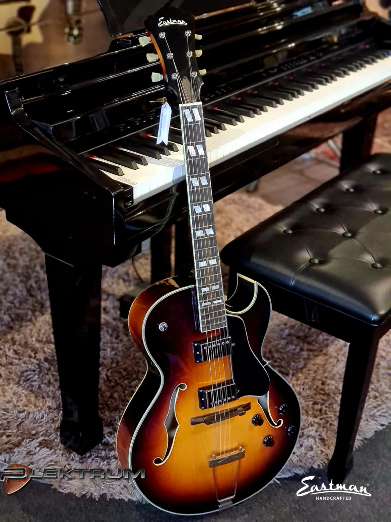 EASTMAN AR372ce-sb guitar