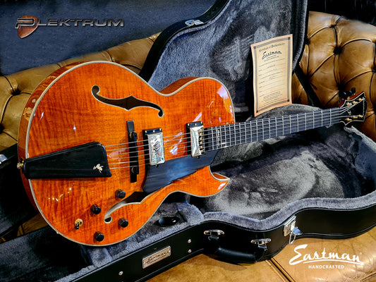 EASTMAN AR380ce John Pisano signature archtop