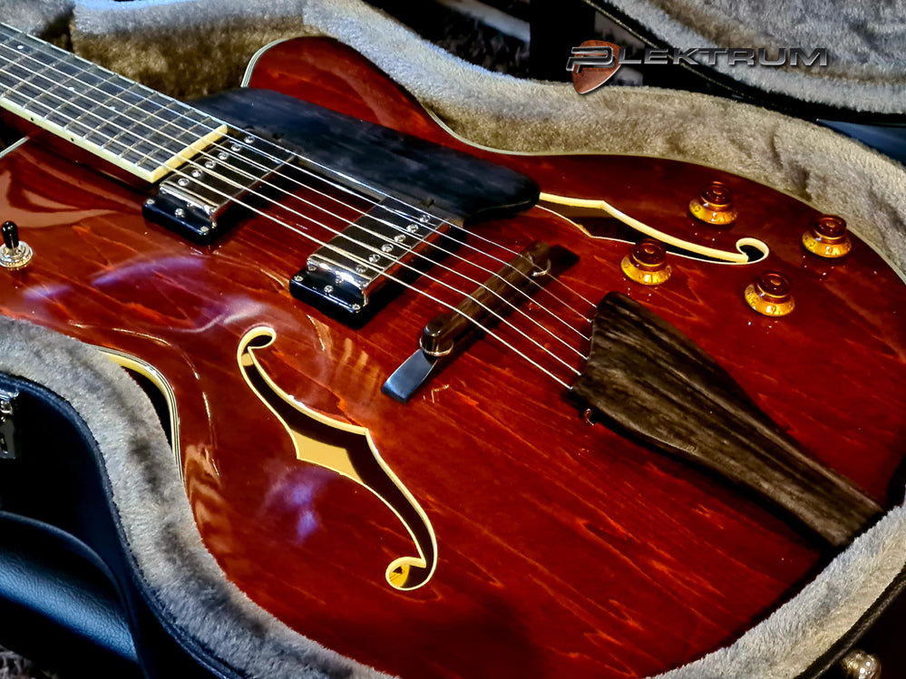 Eastman AR403CED jazz guitar