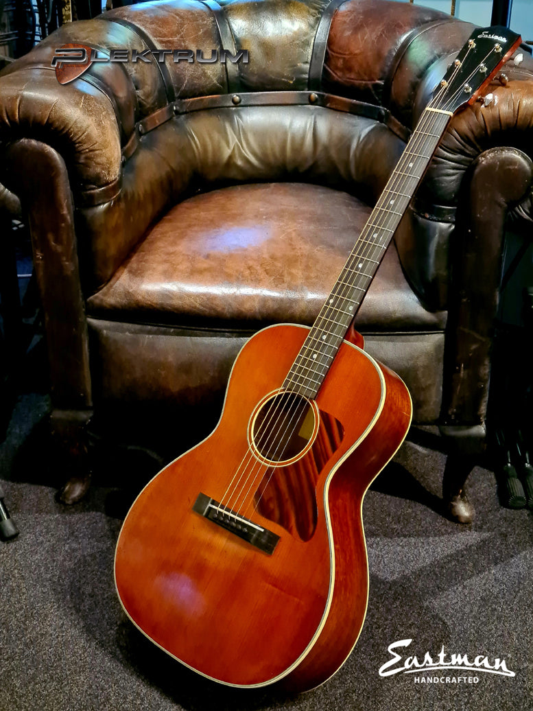 EASTMAN E10ooss/v Western guitar