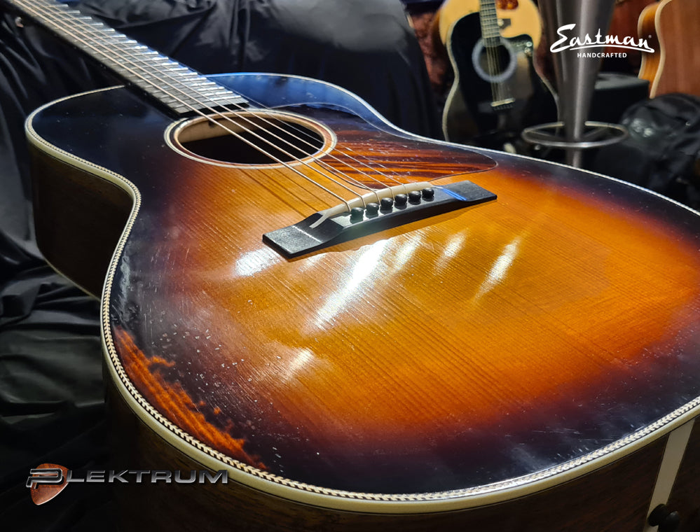 Eastman E22OOSS/v-SB Walnut