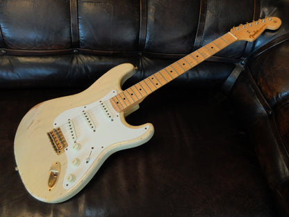 **SOLD** Fender 1995 Cunetto Stratocaster