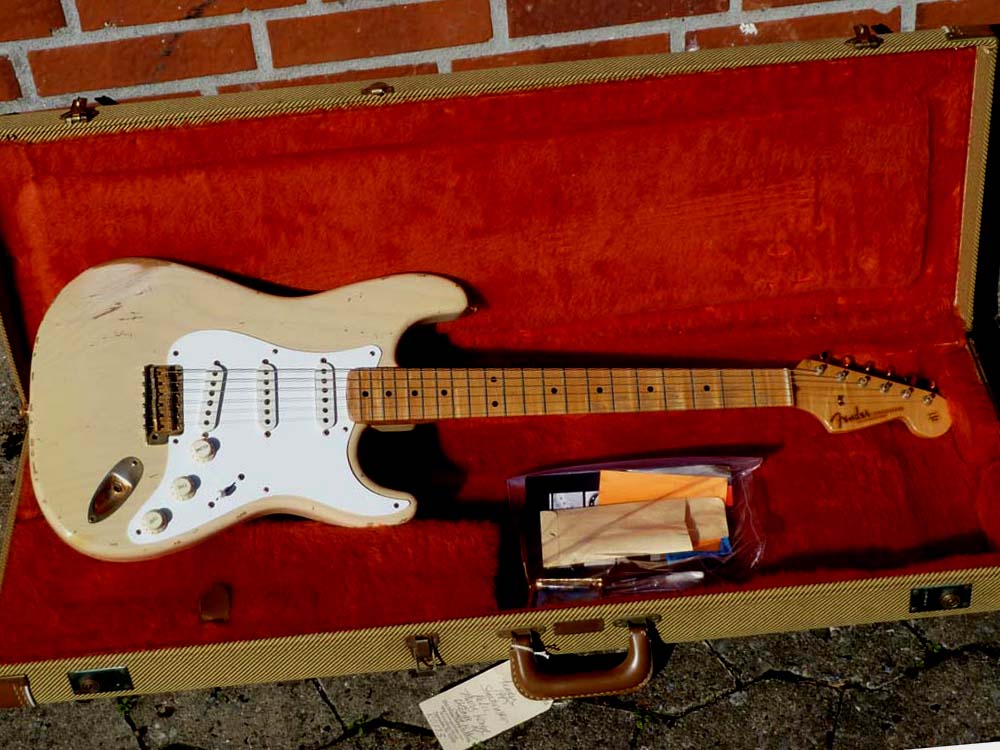 **SOLD** Fender 1995 Cunetto Stratocaster