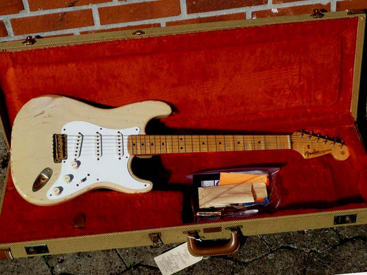 **SOLD** Fender 1995 Cunetto Stratocaster