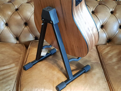 Guitar stativ til akustisk guitar