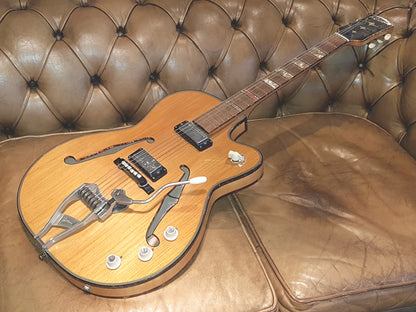 Klira halvakustisk Vintage guitar.