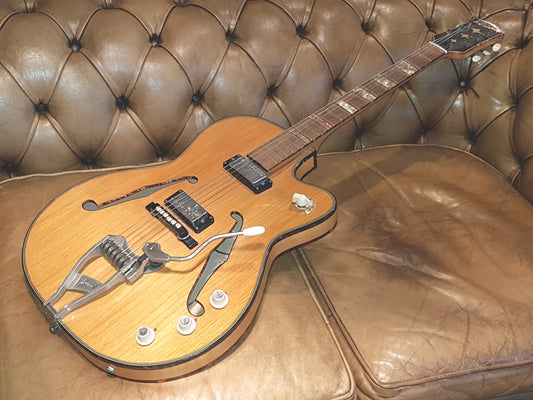 Klira halvakustisk Vintage guitar.