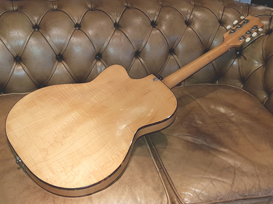 Klira halvakustisk Vintage guitar.