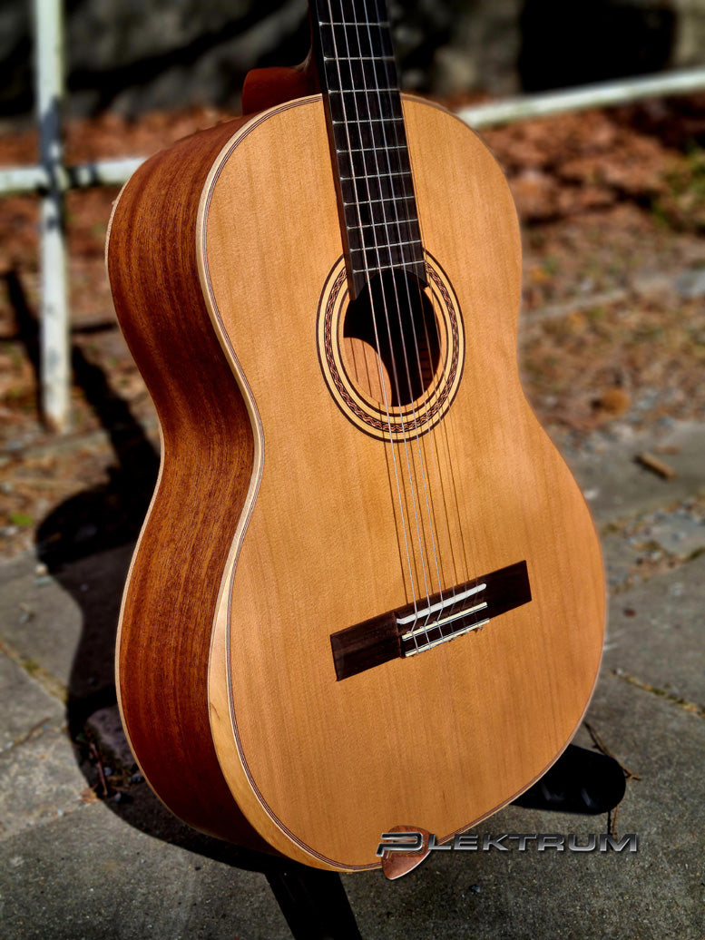 LaMancha Rubi ArmRest spansk guitar 4/4