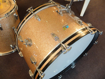 **SOLGT** Vintage Ludwig 1971' trommesæt med 26" Kick.