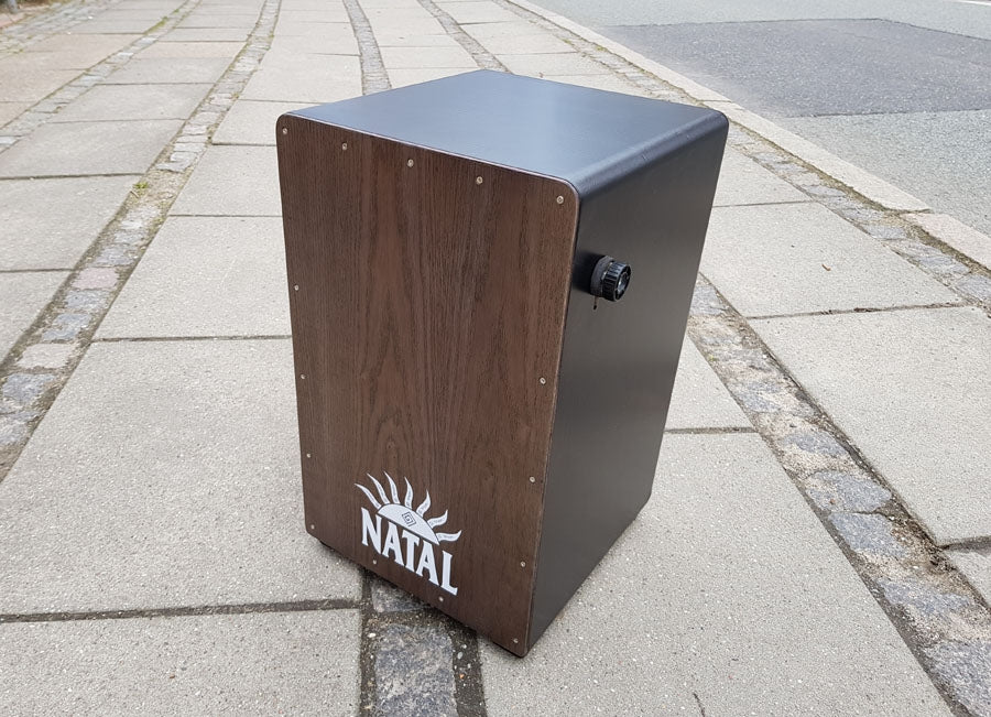 Natal sort/brun Cajon med justerbar seiding