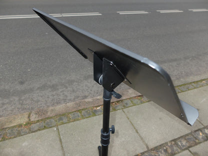 Kraftig Nodepult med aftagelig plade.