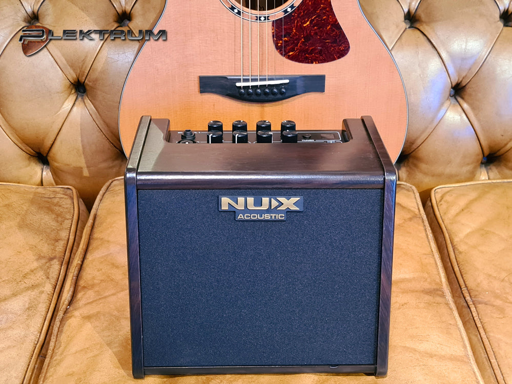 NUX ac-25 Akustisk guitar forstærker