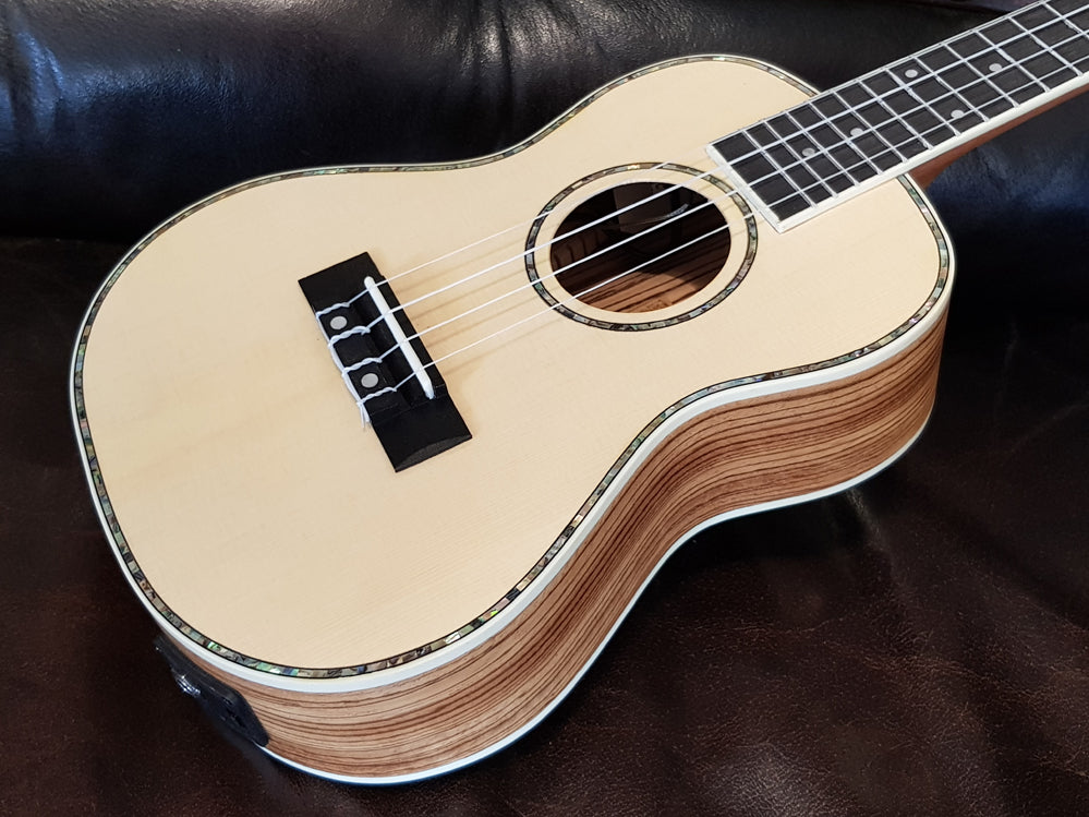 Reno koncert Ukulele med Pickup & Tuner