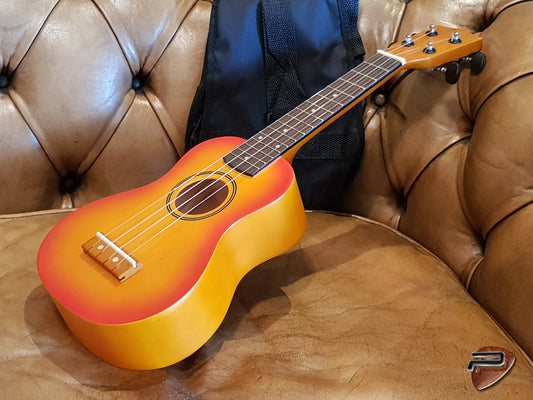 RENO Sopran Ukulele i Sunburst m/ etui