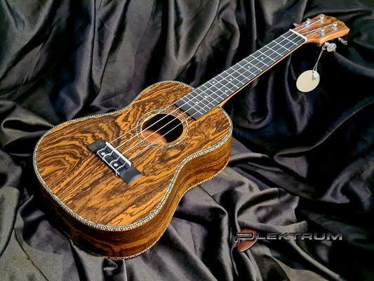 Reno RU370 Grand Concert Ukulele