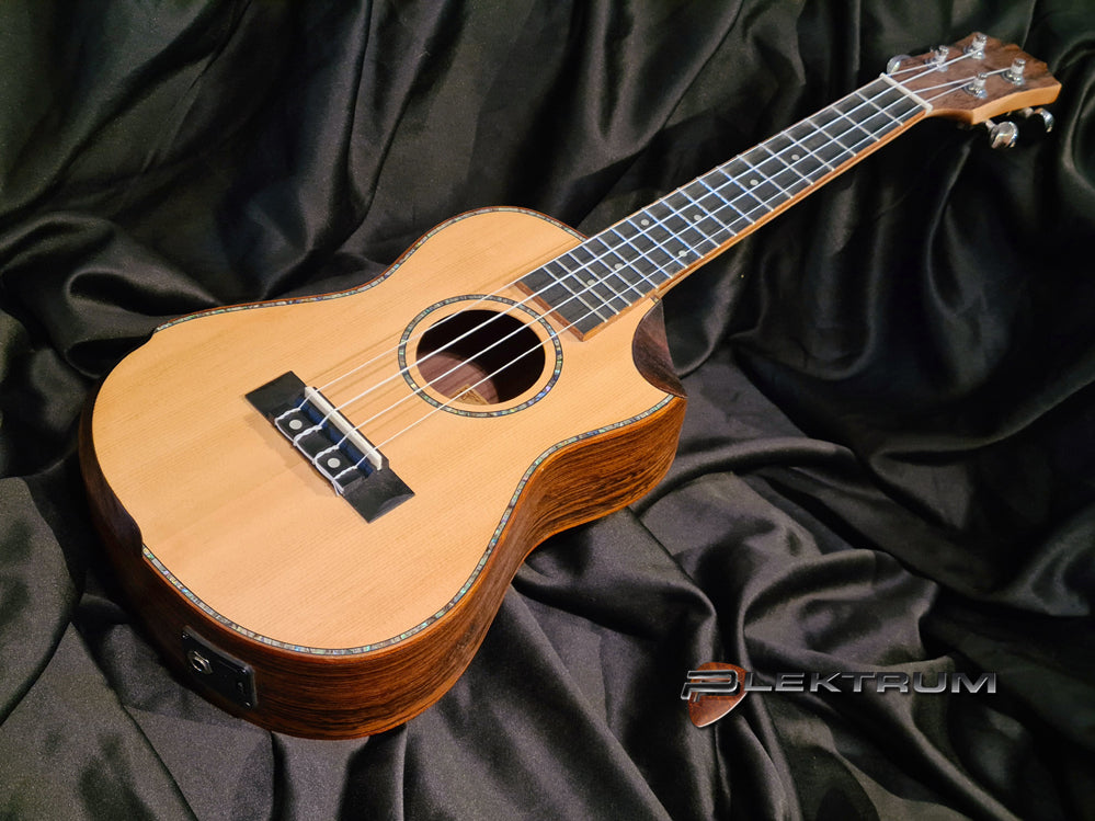 Reno Grand Concert Ukulele RU380ce