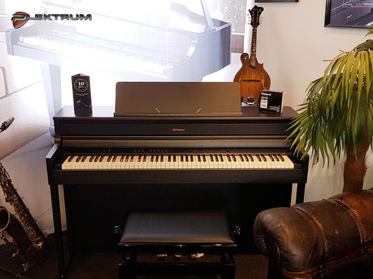 Roland HP-704 el-piano