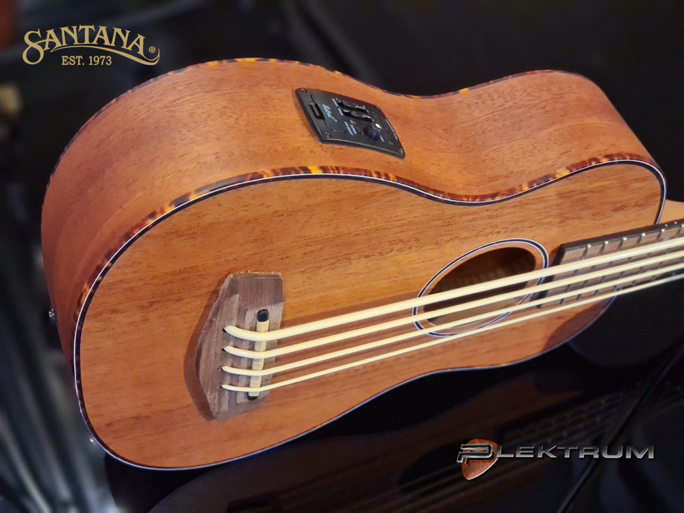 Santana Bas ukulele m/ etui.