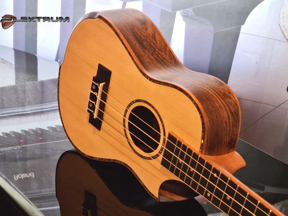 Reno Grand Concert Ukulele RU380c