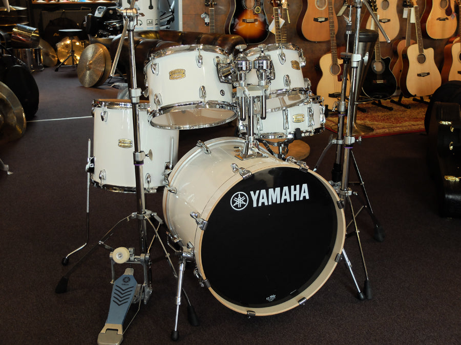 Yamaha Stage Custom trommesæt med stativer