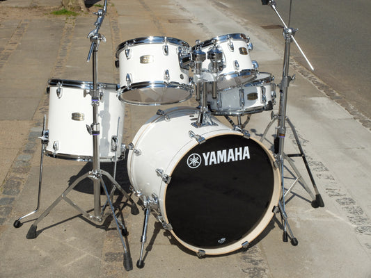Yamaha Stage Custom trommesæt med stativer