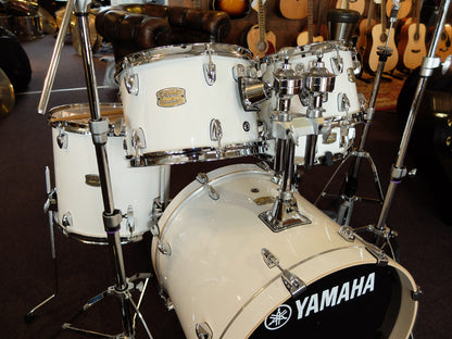 Yamaha Stage Custom trommesæt med stativer