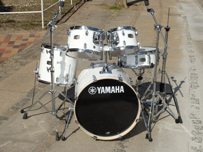 Yamaha Stage Custom trommesæt med stativer