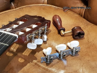 Guitar Reparation: Nye mekanikker på spansk guitar